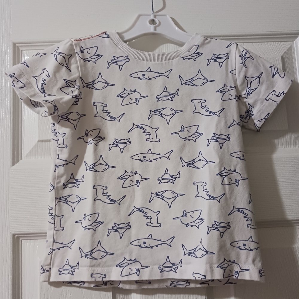 Tommy Bahama Boys 5T White Navy Shark Print Short Sleeve Tee EUC
